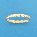 Gouden aanschijfring twist mt 16,5